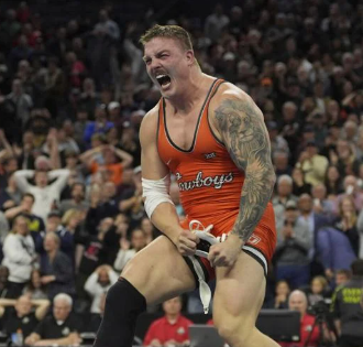 Fox 23: NCAA championship stunner: OSU’s Hendrickson upsets Steveson for 285-pound title