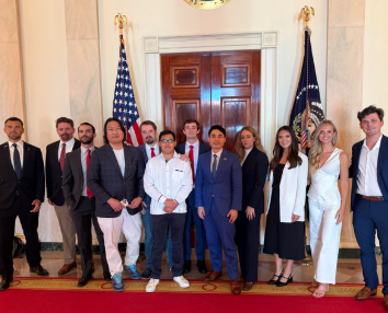 President Trump hosts Truth Seeking Journalist to give the Reality about Antifa